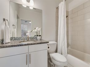 3200  Ross Avenue  28, Dallas Texas 75204