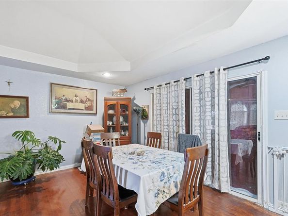 2010  Gross Road , Dallas Texas 75228