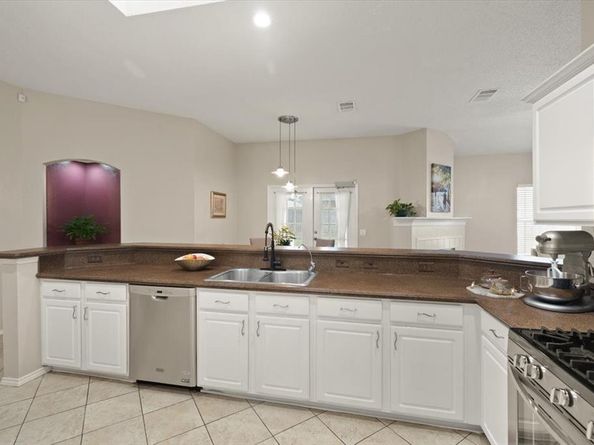 6408  St Leonard Drive , Arlington Texas 76001