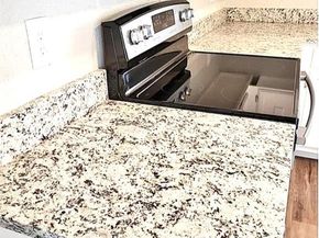 2752  Meadow Isle Lane , Dallas Texas 75237