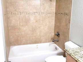 2752  Meadow Isle Lane , Dallas Texas 75237