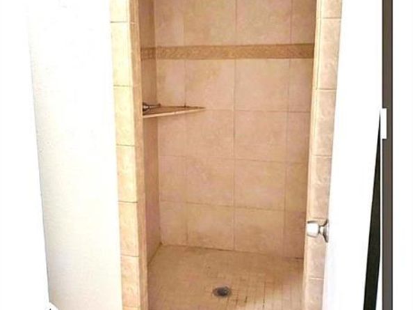 2752  Meadow Isle Lane , Dallas Texas 75237