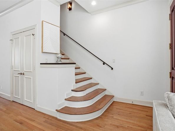 2601  Colby Street , Dallas Texas 75204