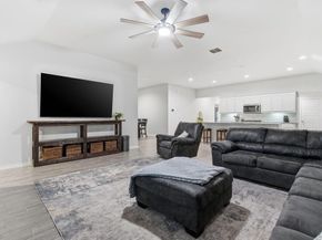 437  Falcon Way , Azle Texas 76020