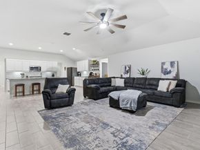 437  Falcon Way , Azle Texas 76020