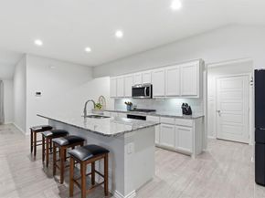 437  Falcon Way , Azle Texas 76020