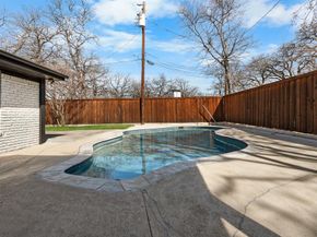 2819  Yorkshire Street , Irving Texas 75061