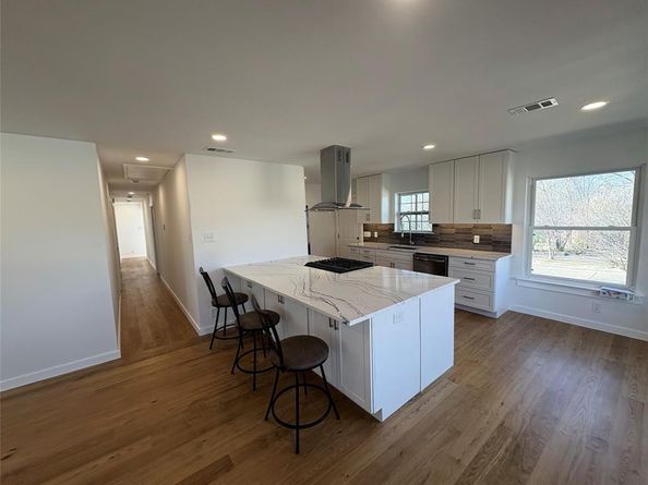 103 S Plymouth Road , Dallas Texas 75211