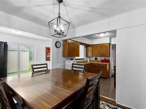 1109 N Jim Miller Road , Dallas Texas 75217
