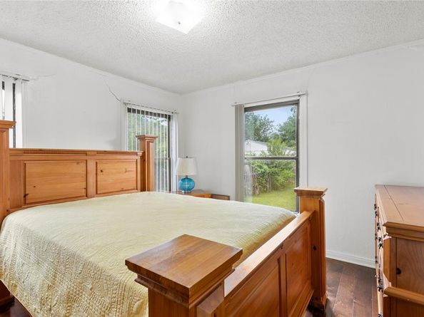 1109 N Jim Miller Road , Dallas Texas 75217