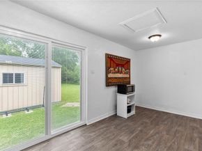 1109 N Jim Miller Road , Dallas Texas 75217