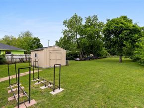 1109 N Jim Miller Road , Dallas Texas 75217