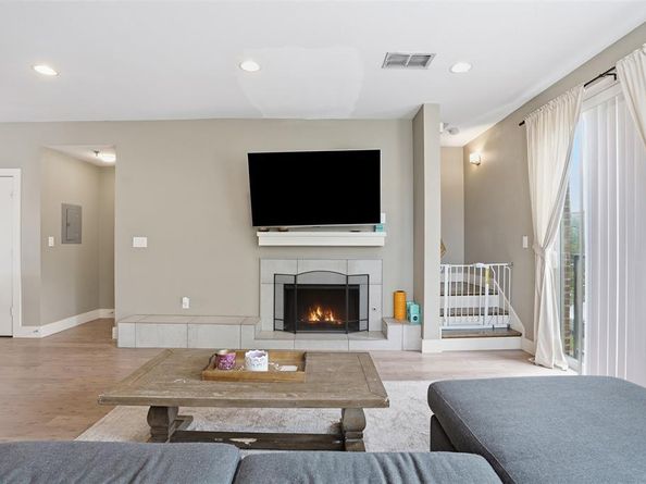 1320  May Street  214, Fort Worth Texas 76104