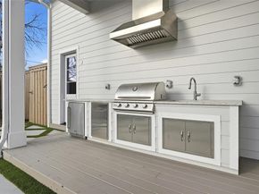 6254  Preston Crest Lane , Dallas Texas 75230