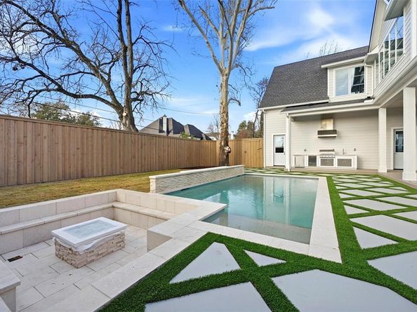 6254  Preston Crest Lane , Dallas Texas 75230