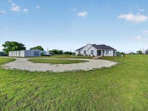 5130  Hillside Loop N, Justin Texas 76247