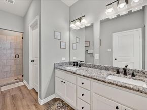 5130  Hillside Loop N, Justin Texas 76247