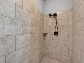 5130  Hillside Loop N, Justin Texas 76247