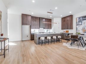 2908  Hawthorne Avenue  104, Dallas Texas 75219