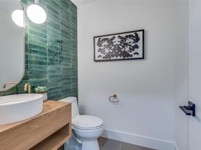 2908  Hawthorne Avenue  104, Dallas Texas 75219