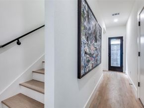 2908  Hawthorne Avenue  104, Dallas Texas 75219