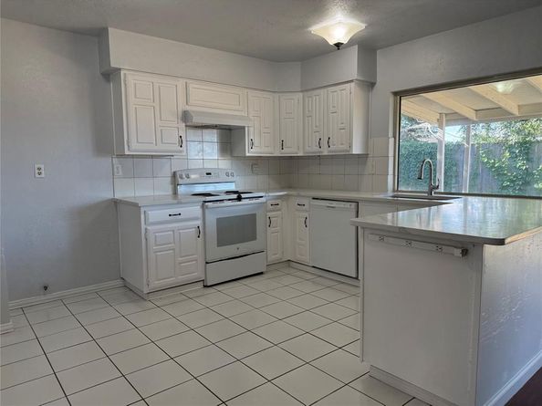 7002  Forestview Drive , Arlington Texas 76016