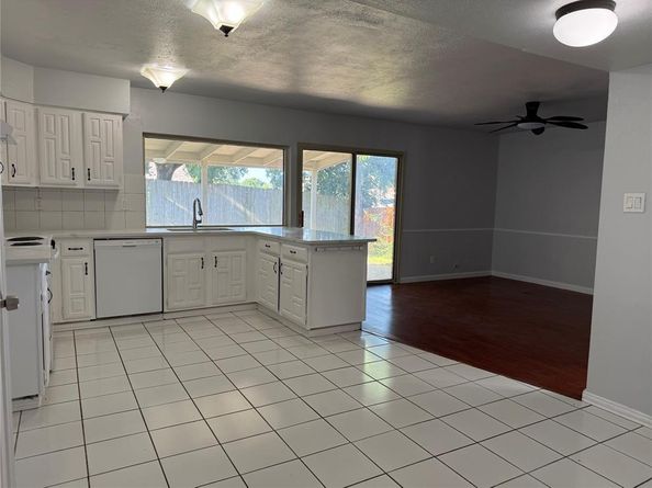 7002  Forestview Drive , Arlington Texas 76016