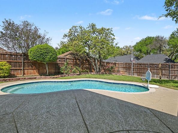 2428  Stonegate Drive N, Bedford Texas 76021