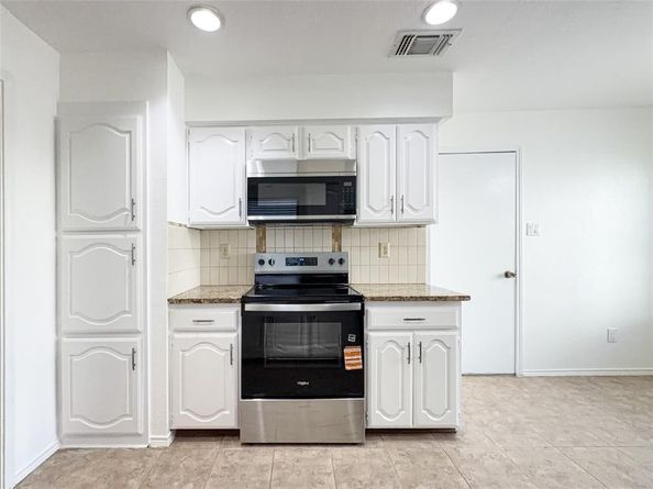17490  Meandering Way  1102, Dallas Texas 75252