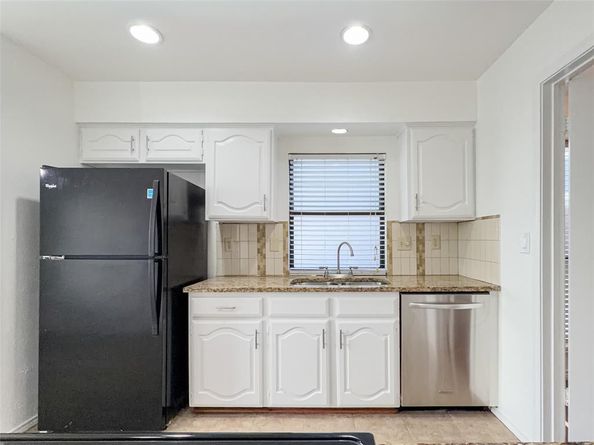 17490  Meandering Way  1102, Dallas Texas 75252