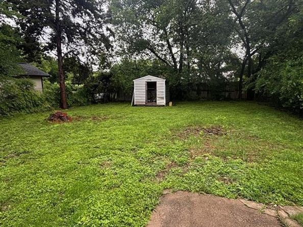 1212  Mclean Avenue , Dallas Texas 75211