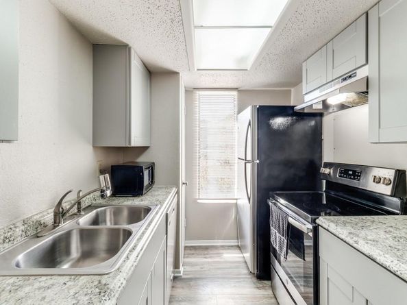 7431  Holly Hill Drive  210, Dallas Texas 75231