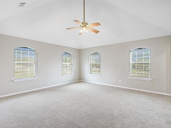 10101  Round Hill Road , Fort Worth Texas 76131