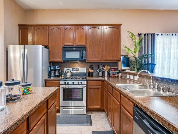 1128  Hayden Lane , Savannah Texas 76227