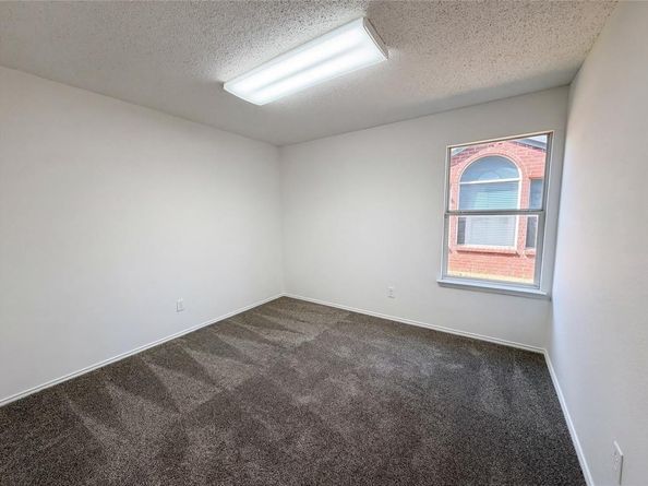 501 W Clover Park Drive , Fort Worth Texas 76140