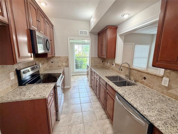 2409  Northlake Court , Irving Texas 75038