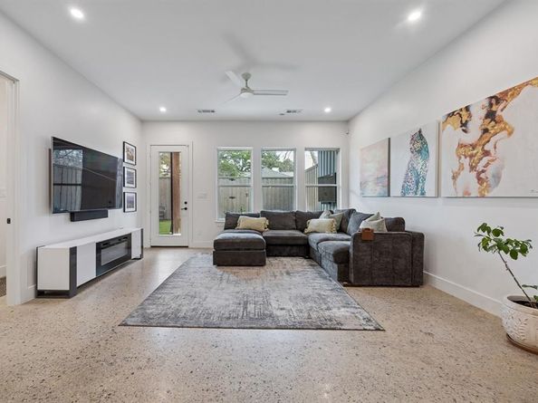 5104  Vandelia Street , Dallas Texas 75235