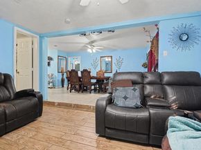 1615  Barlow Avenue , Dallas Texas 75224