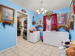 1615  Barlow Avenue , Dallas Texas 75224