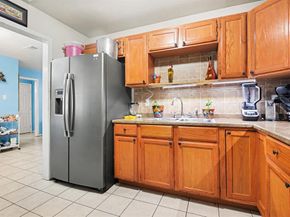 1615  Barlow Avenue , Dallas Texas 75224