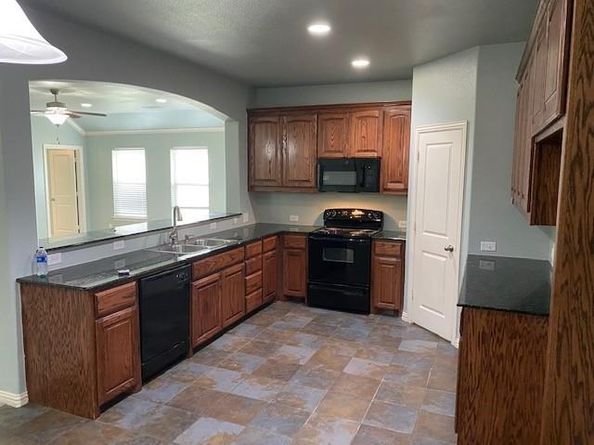 6601  Pine Hills Lane , Denton Texas 76210