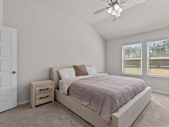 908  Granite Drive , Azle Texas 76020