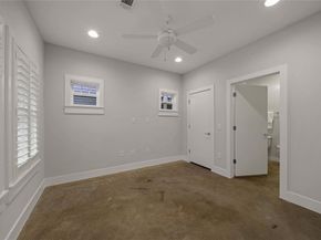 1686  Kings Highway , Dallas Texas 75208