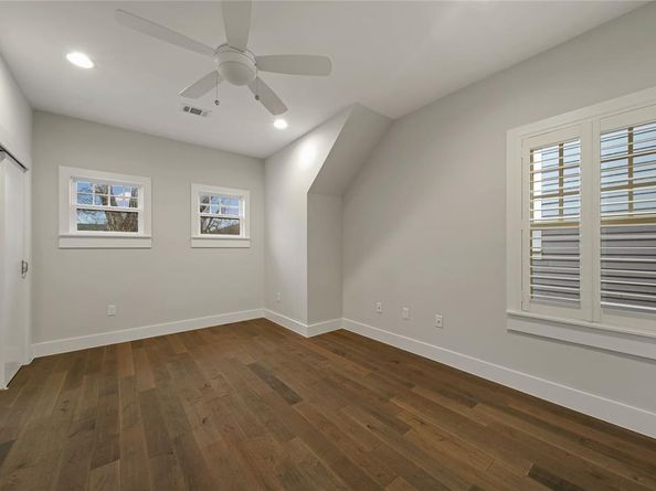 1686  Kings Highway , Dallas Texas 75208