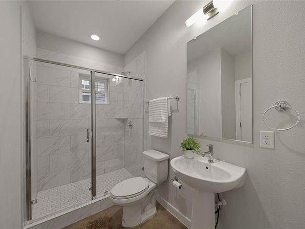 1686  Kings Highway , Dallas Texas 75208