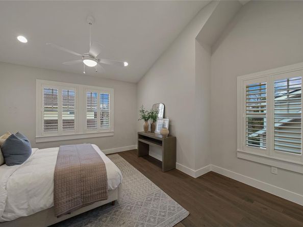 1686  Kings Highway , Dallas Texas 75208