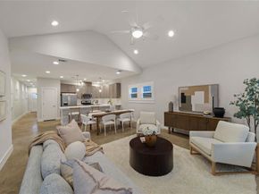 1686  Kings Highway , Dallas Texas 75208