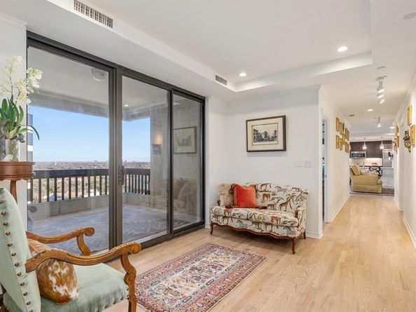 5909  Luther Lane  2000, Dallas Texas 75225