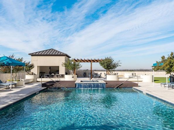 5909  Luther Lane  2000, Dallas Texas 75225