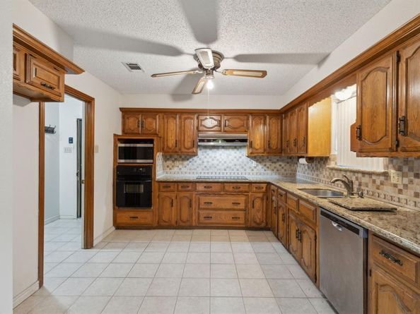 1202  Goldenrod Drive , Garland Texas 75043